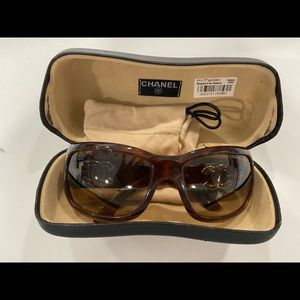 Chanel Brown sunglasses